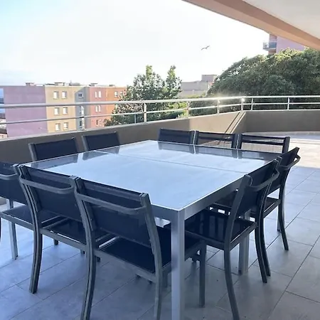 Apartmán T4 Avec Terrasse Face