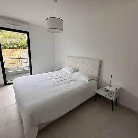 Apartmán T4 Avec Terrasse Face *
